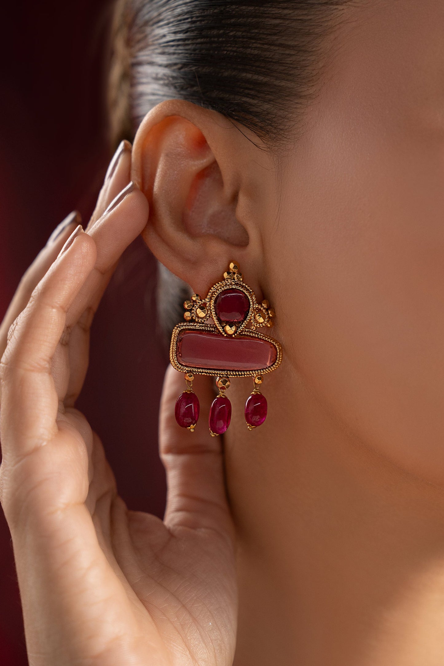 Onyrella Studs